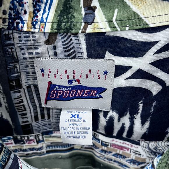 MLB Reyn Spooner Men's XL New York Yankees Scenic Short Sleeve Button Down Shirt - Picture 8 of 8